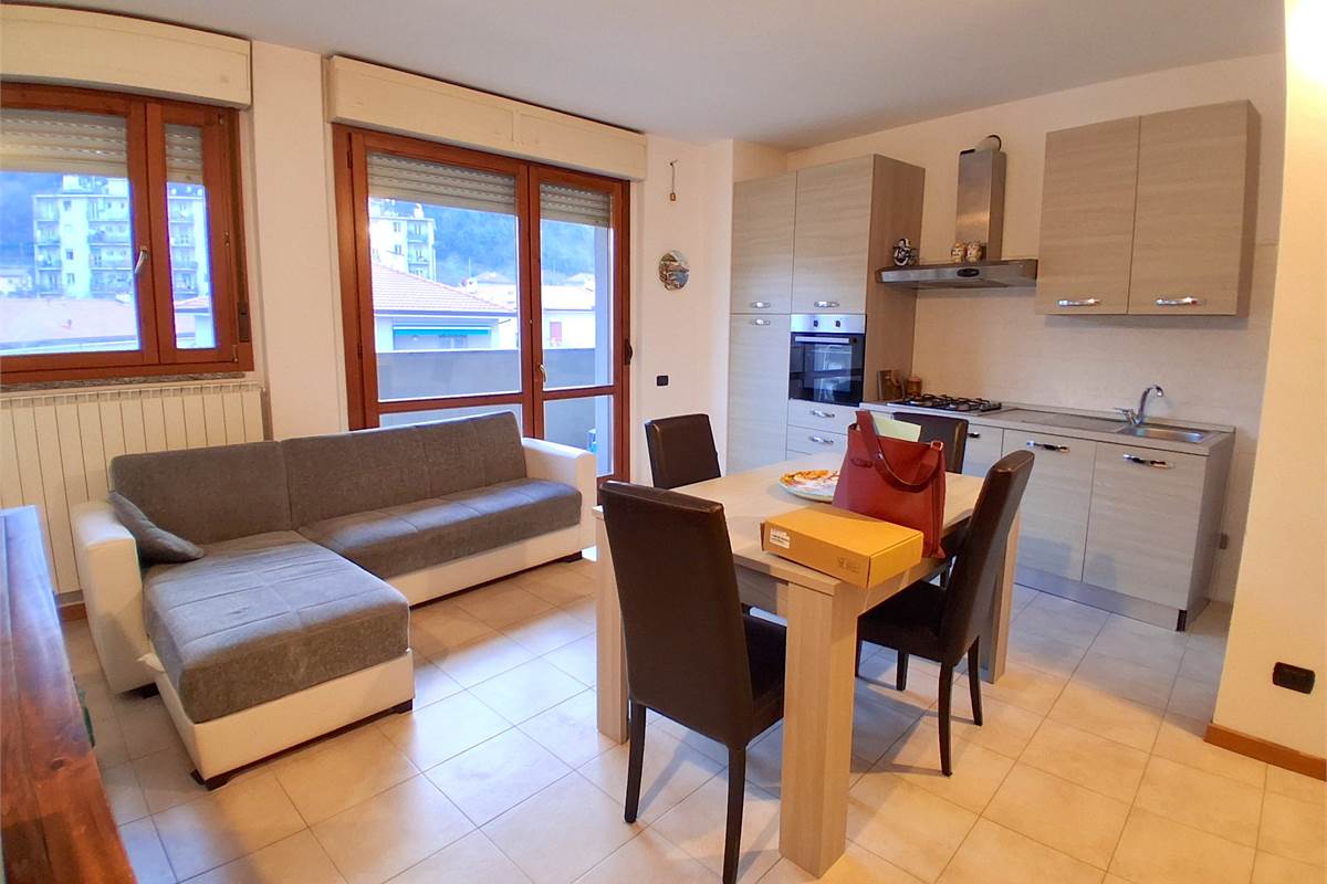 BILOCALE IN AFFITTO - VIA ALCIATO - COMO