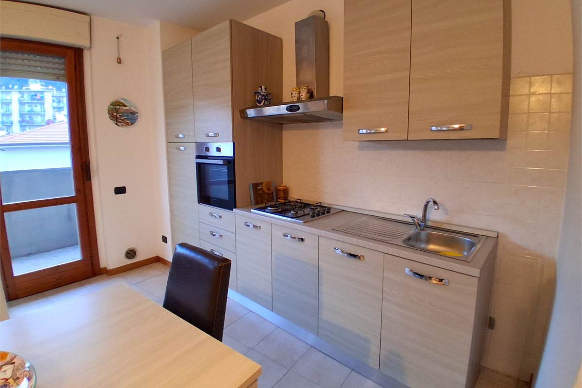 BILOCALE IN AFFITTO - VIA ALCIATO - COMO