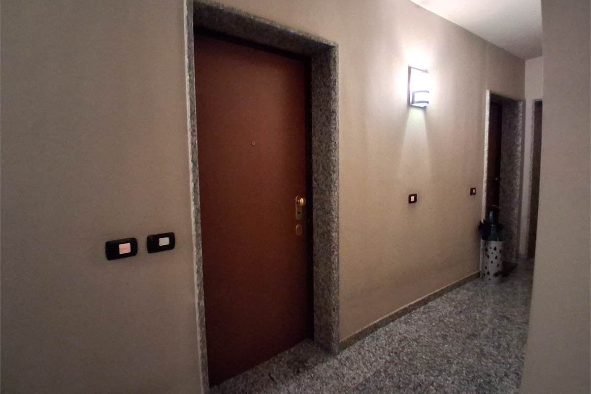 BILOCALE IN AFFITTO - VIA ALCIATO - COMO