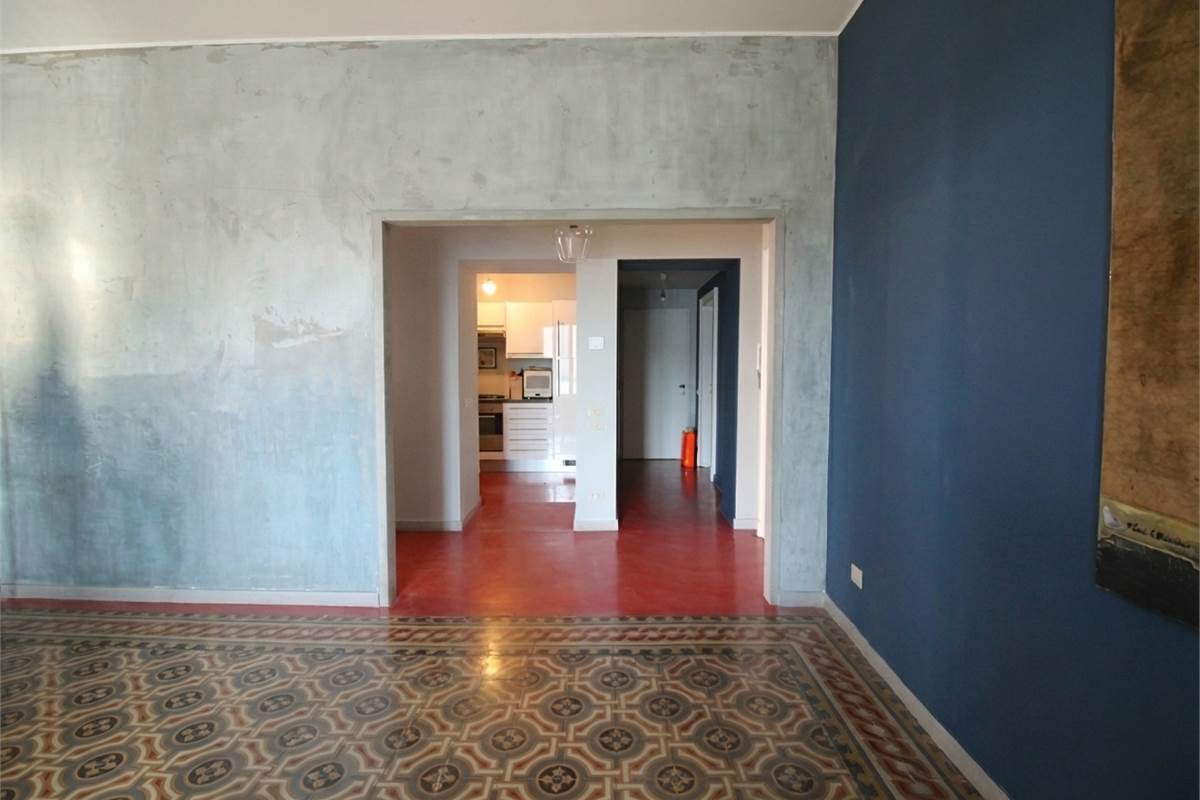 VIALE GENO - AMPIO TRILOCALE VISTA LAGO