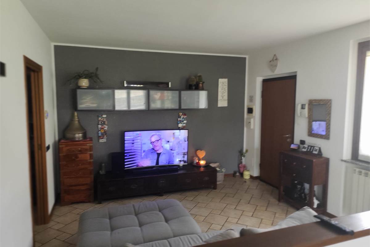 APPARTAMENTO INDIPENDENTE TRILOCALE CON GIARDINO - ORSENIGO - COMO