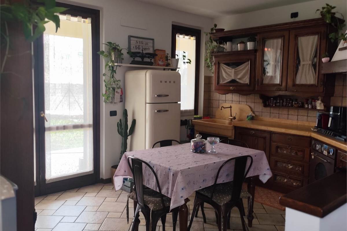 APPARTAMENTO INDIPENDENTE TRILOCALE CON GIARDINO - ORSENIGO - COMO