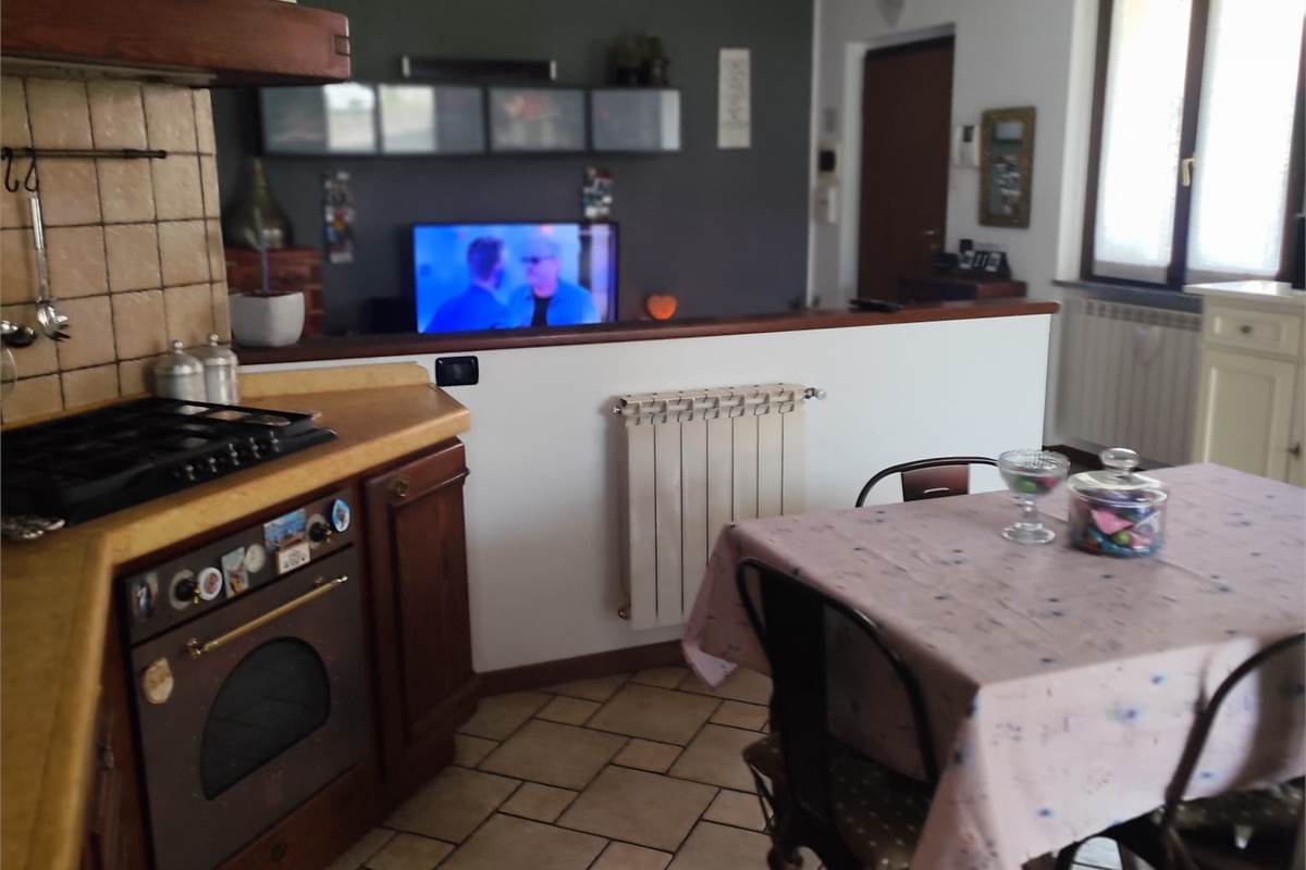 APPARTAMENTO INDIPENDENTE TRILOCALE CON GIARDINO - ORSENIGO - COMO