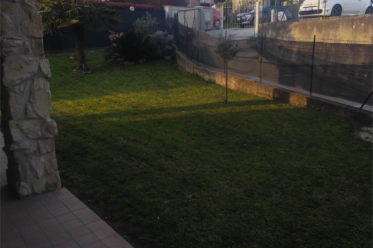 APPARTAMENTO INDIPENDENTE TRILOCALE CON GIARDINO - ORSENIGO - COMO