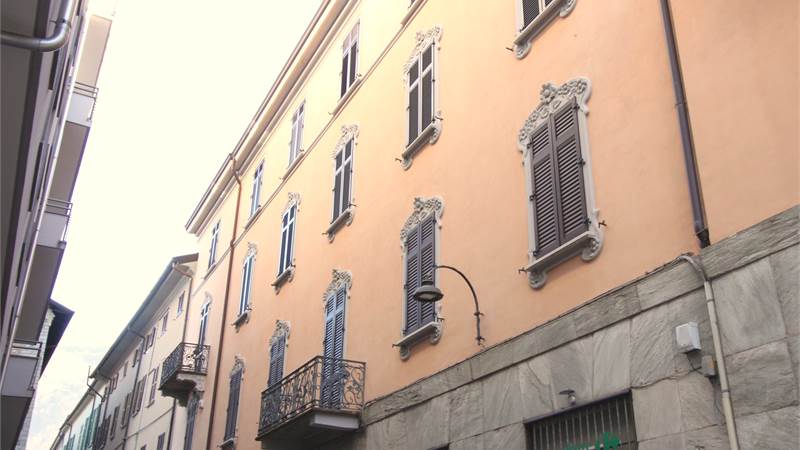 QUADRILOCALE DOPPIO INGRESSO CON BALCONI COMO CITTA' MURATA