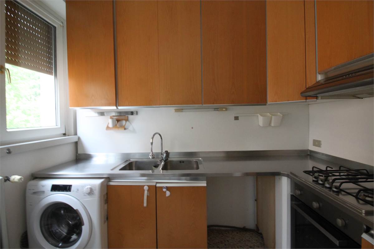 Ampio trilocale in zona Villa Olmo