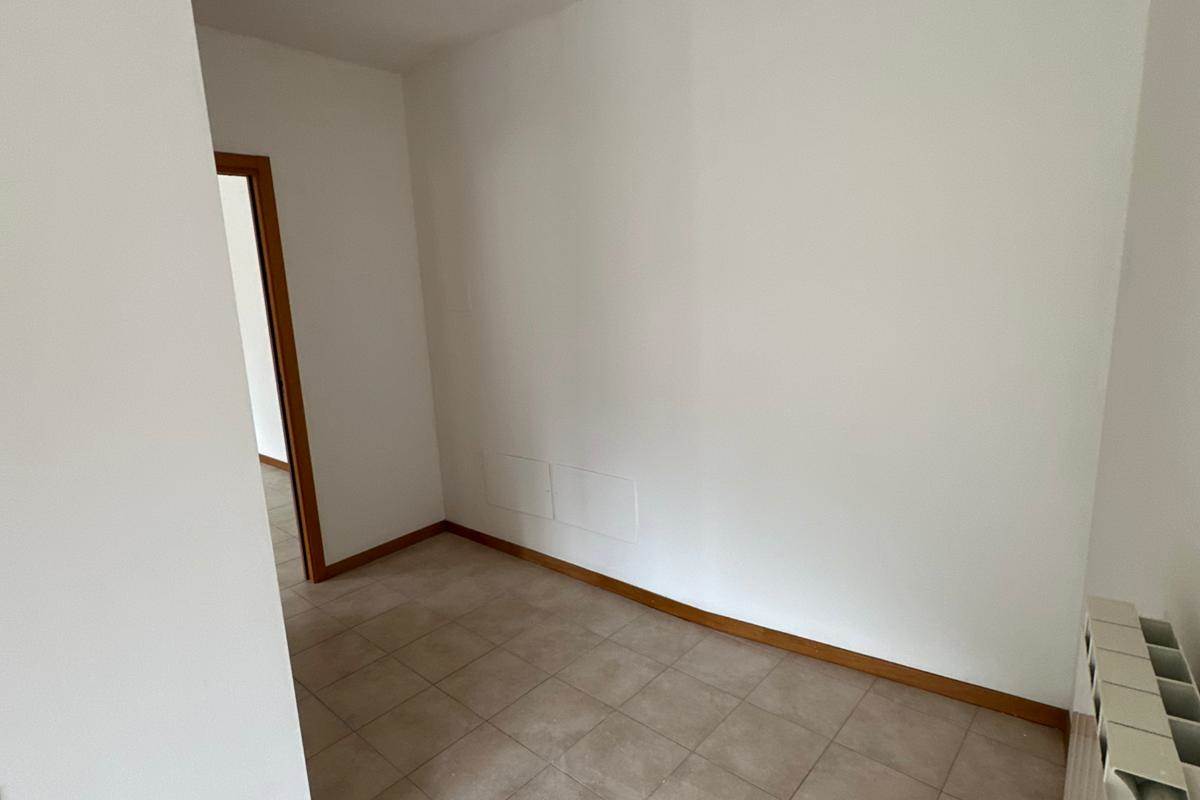 BILOCALE IN AFFITTO - VIA ALCIATO-BORGHI- COMO 