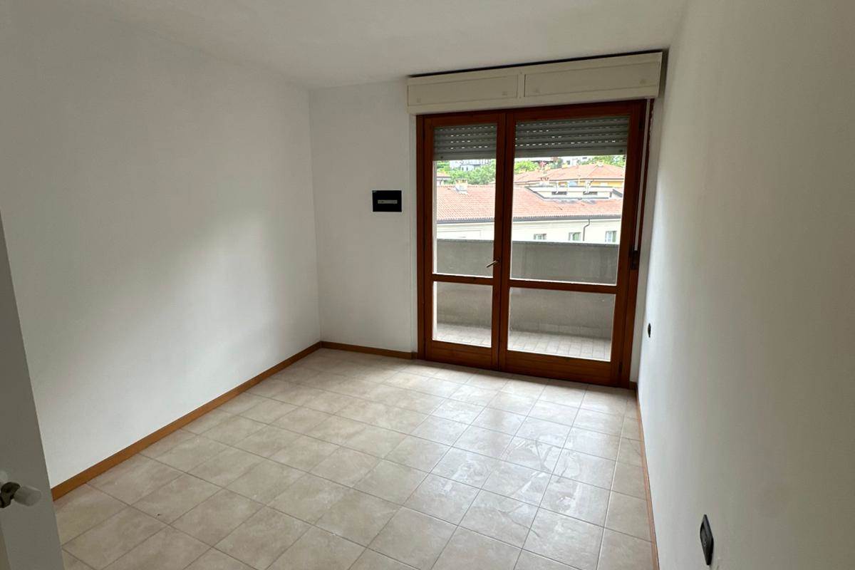 BILOCALE IN AFFITTO - VIA ALCIATO-BORGHI- COMO 
