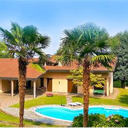 Lussuosa Villa con piscina nella Brianza Comasca