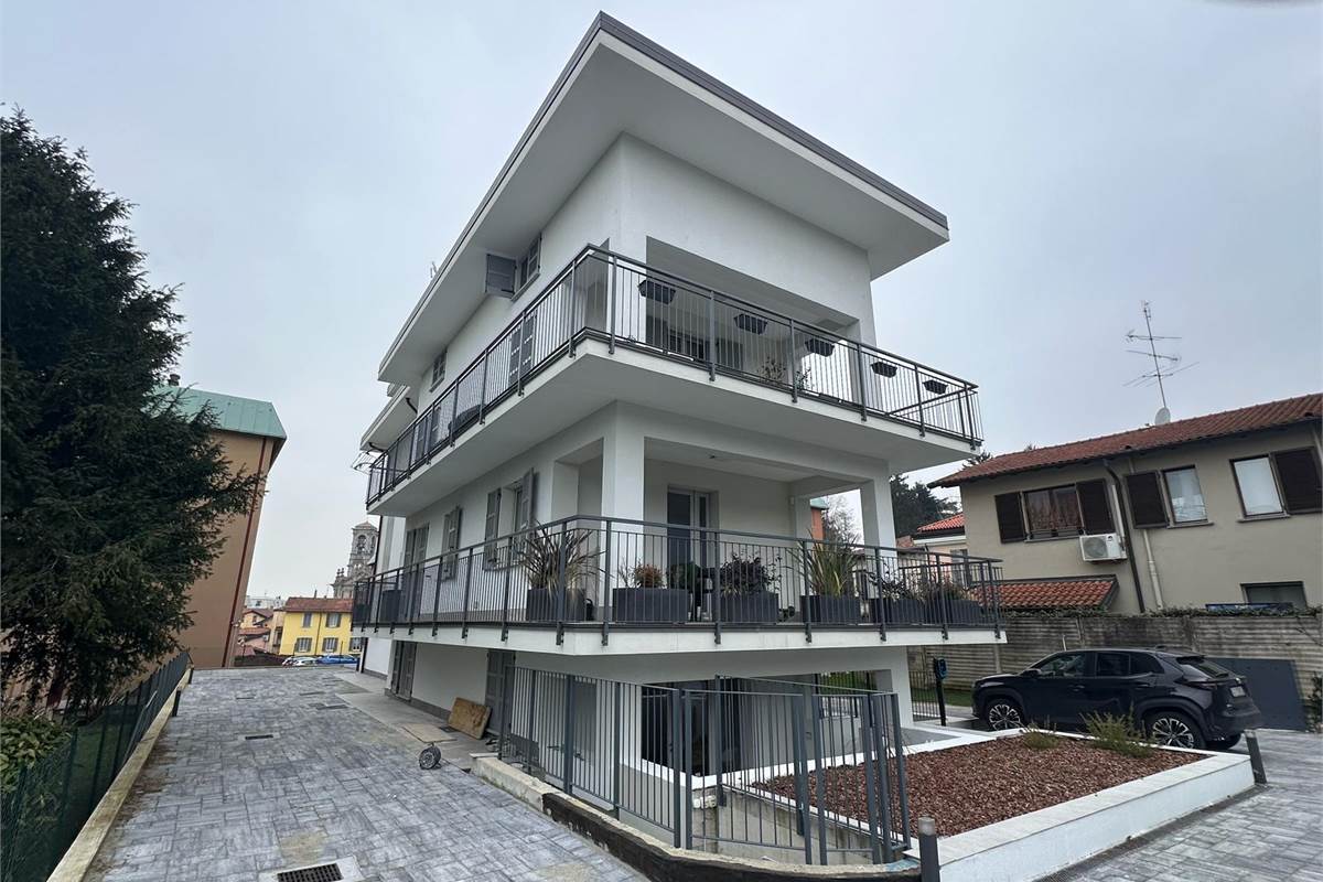 APPIANO GENTILE APPARTAMENTI IN RISTRUTTURAZIONE 
