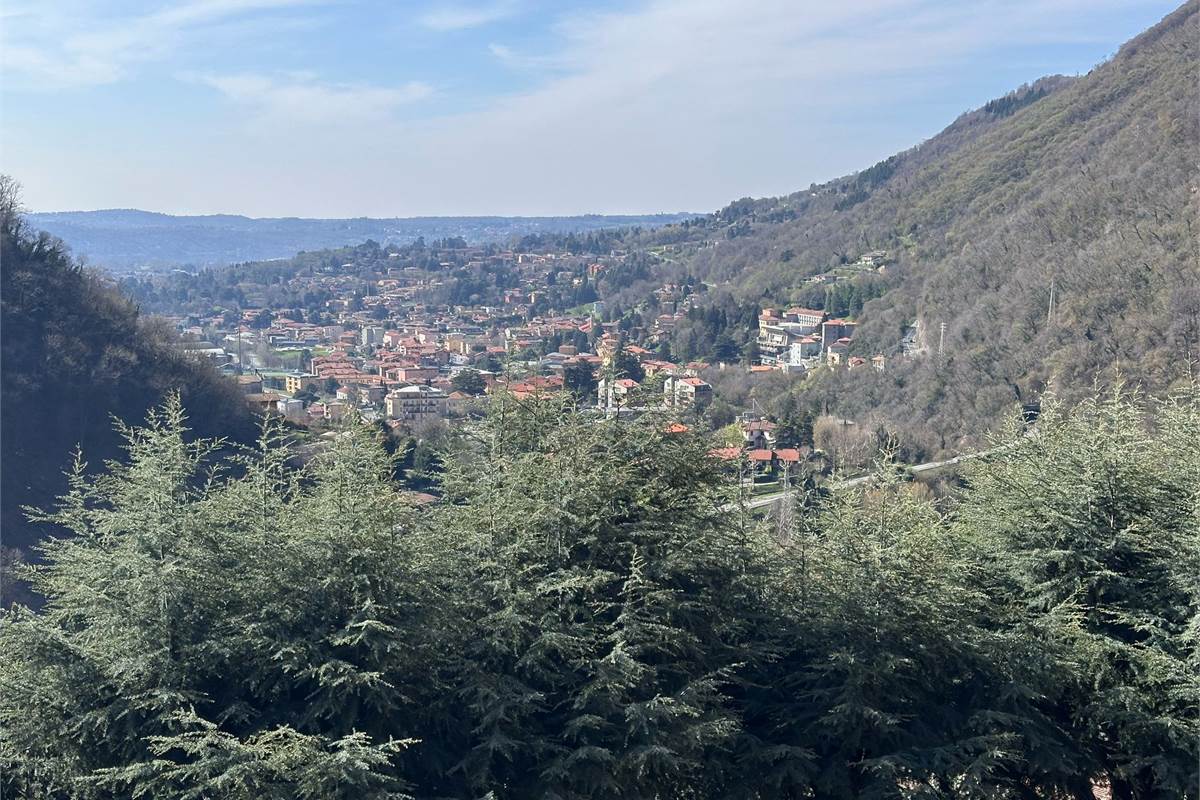 Casa singola In Vendita a Caslino d'Erba