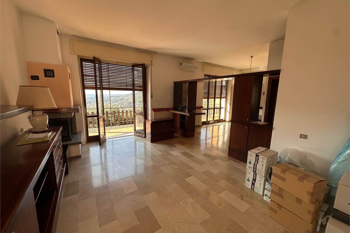 Casa singola In Vendita a Caslino d'Erba