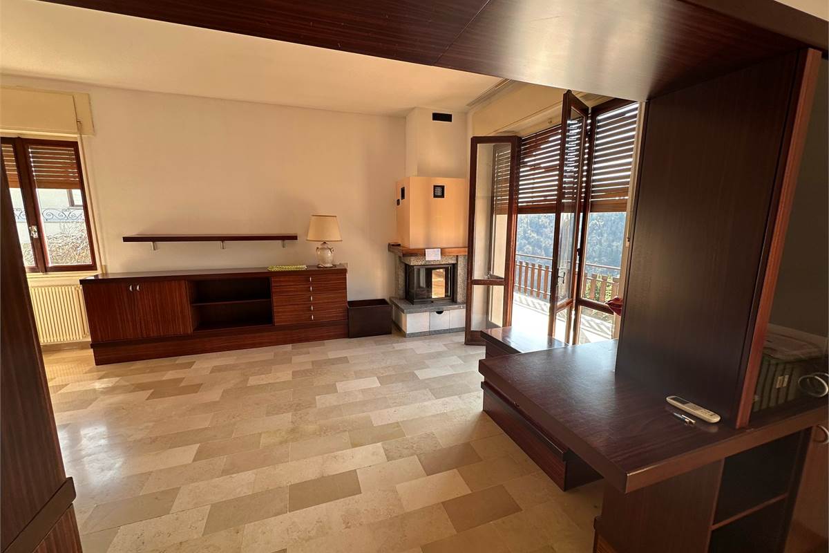 Casa singola In Vendita a Caslino d'Erba