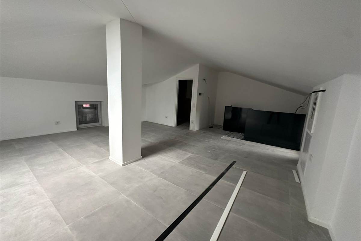 APPIANO GENTILE APPARTAMENTI IN RISTRUTTURAZIONE 