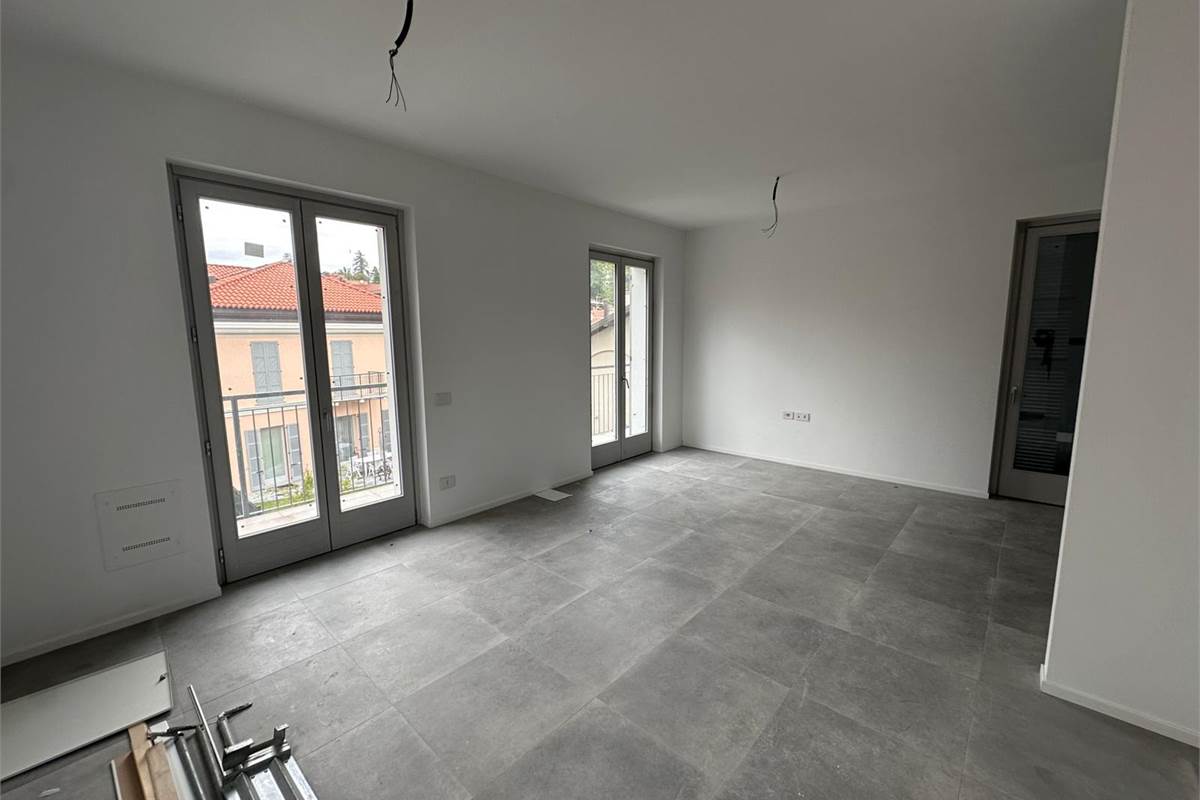 APPIANO GENTILE APPARTAMENTI IN RISTRUTTURAZIONE 
