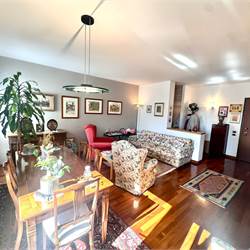 ERBA QUADRILOCALE AUTORIMESSA DOPPIA 