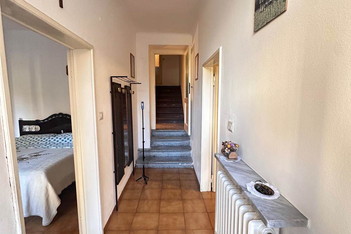 ALBESE CON CASSA CASA SEMINDIPENDENTE 
