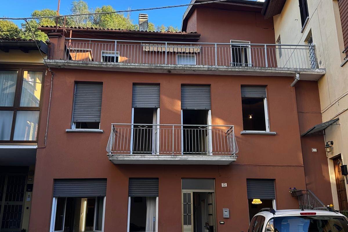 ALBESE CON CASSA CASA SEMINDIPENDENTE 