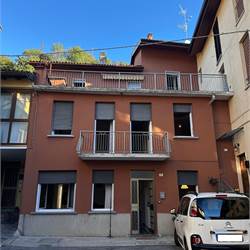 ALBESE CON CASSA CASA SEMINDIPENDENTE 