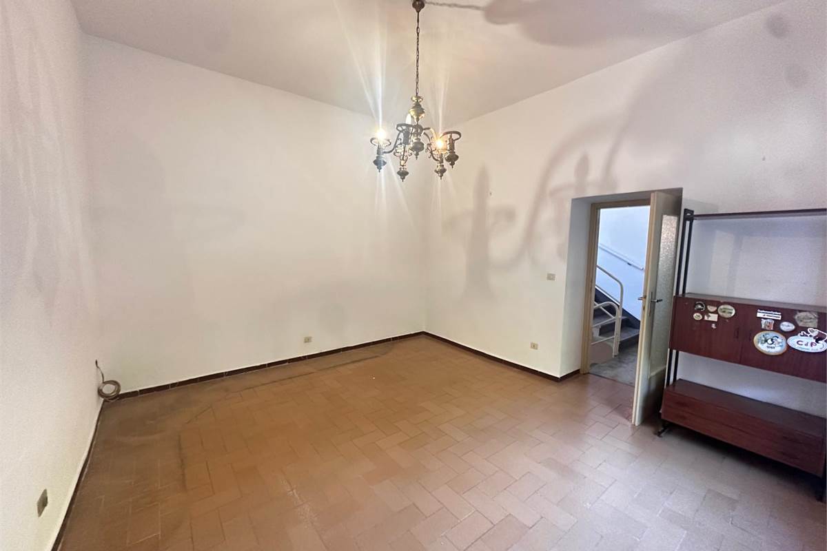 ALBESE CON CASSA CASA SEMINDIPENDENTE 