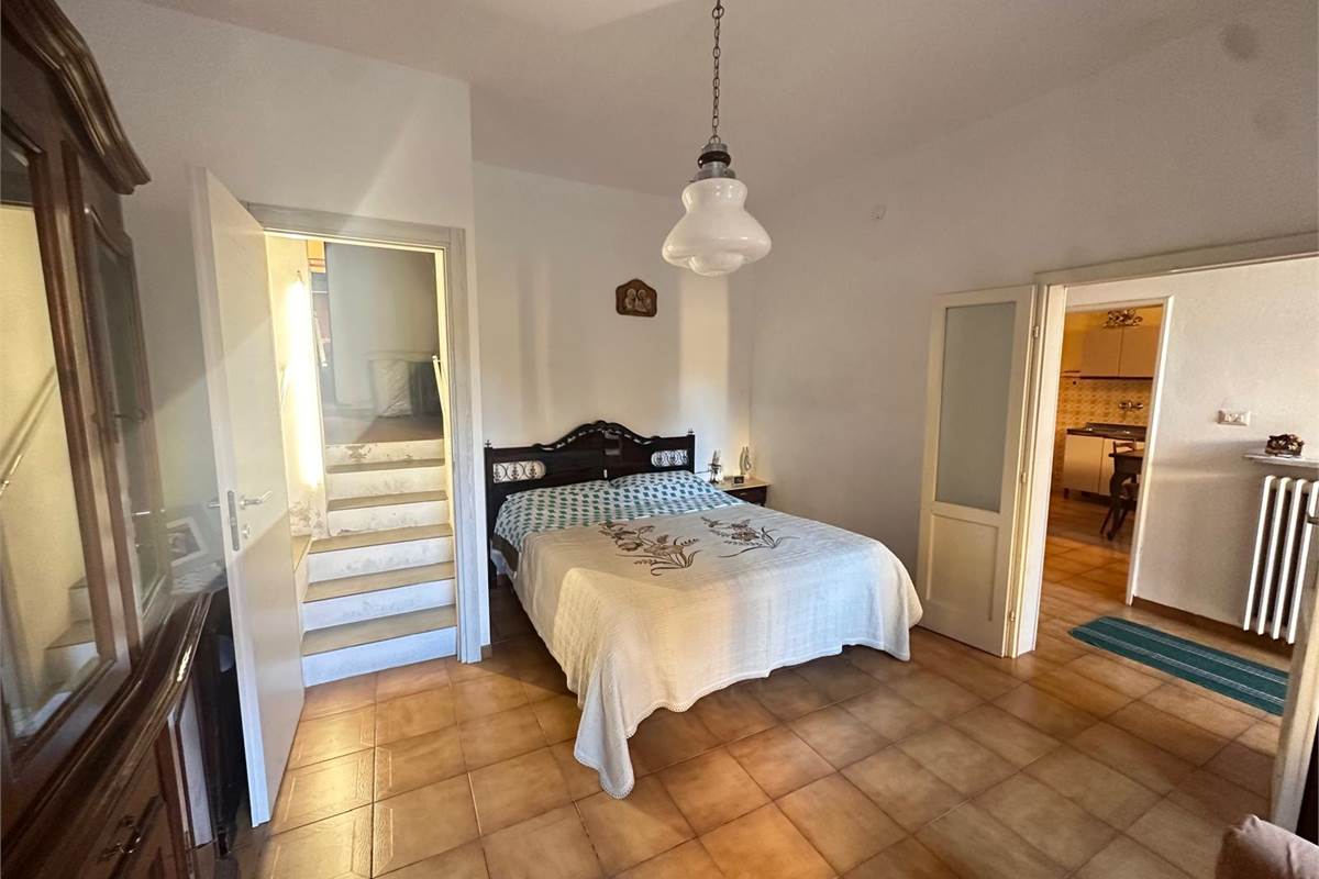 ALBESE CON CASSA CASA SEMINDIPENDENTE 