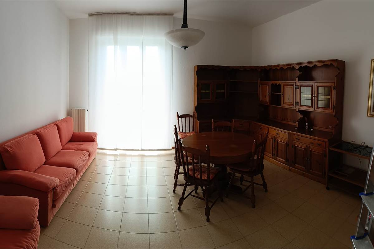 COMO LORA TRILOCALE ARREDATO