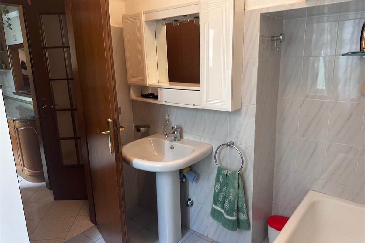 CANZO PORZIONE DI CASA