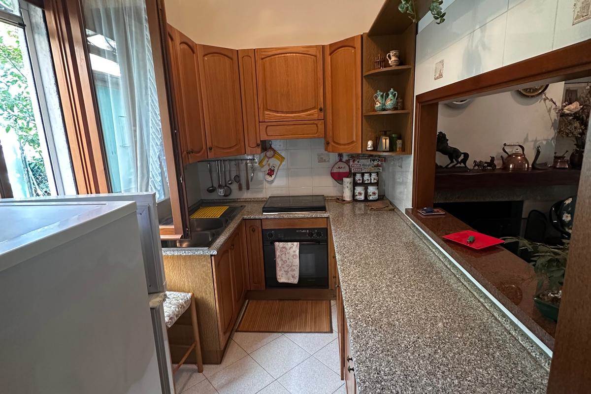 CANZO PORZIONE DI CASA