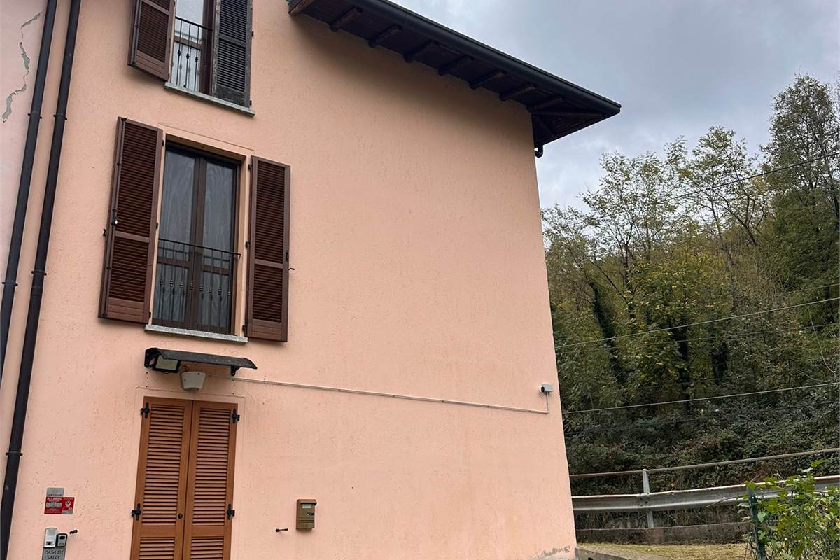 CASTELMARTE TRILOCALE CON AUTORIMESSA