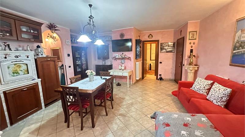 CASTELMARTE TRILOCALE CON AUTORIMESSA