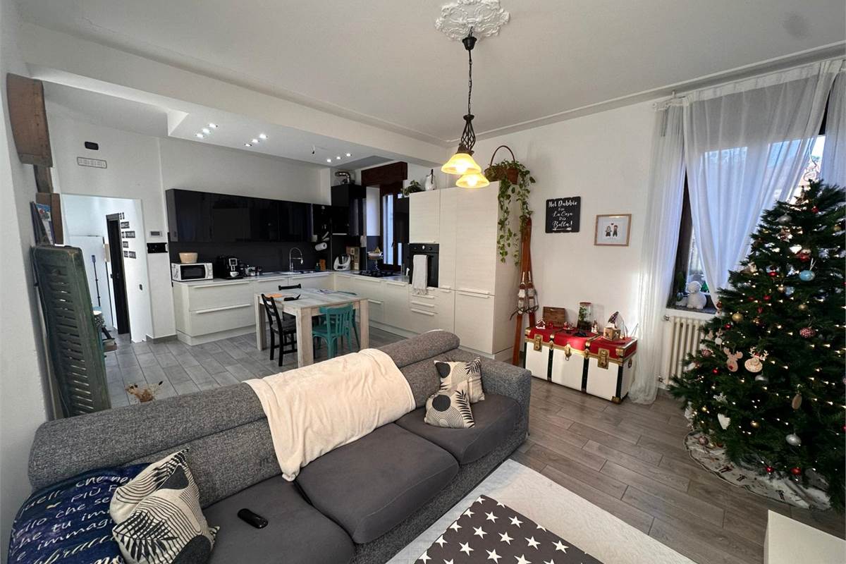 COMO LOC. ALBATE TRILOCALE 