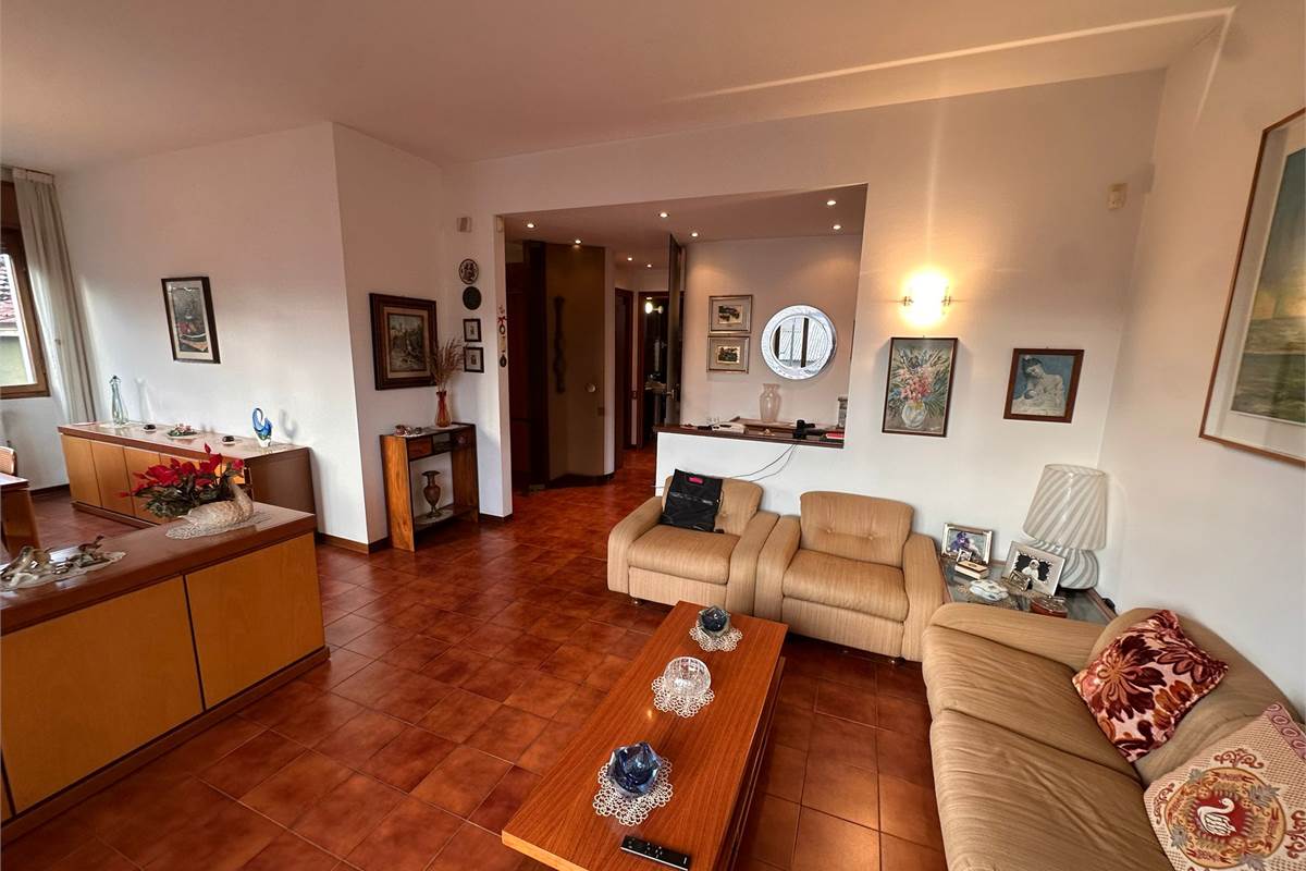 ZONA GIORNO PIANO PRIMO