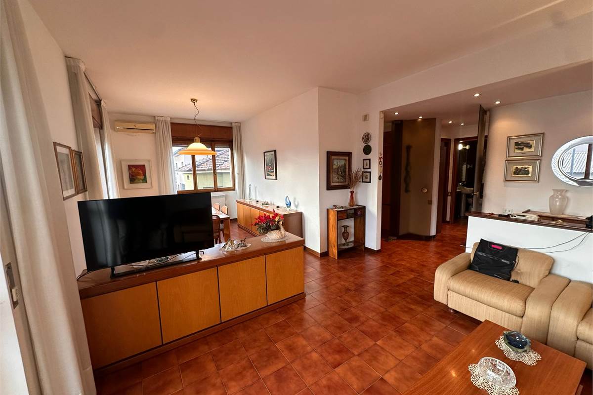 ZONA GIORNO PIANO PRIMO