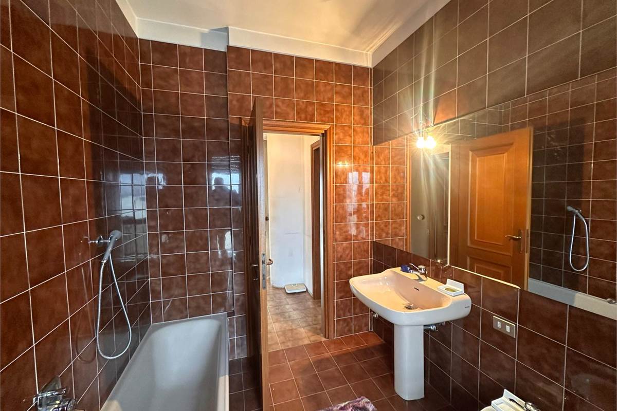 TAVERNERIO TRILOCALE IN CASA BIFAMILIARE