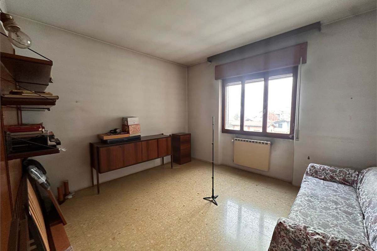 TAVERNERIO TRILOCALE IN CASA BIFAMILIARE