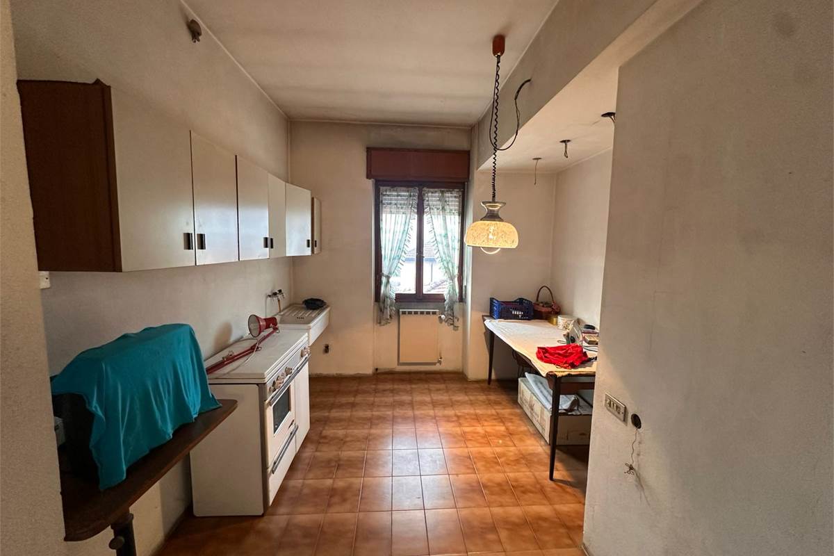 TAVERNERIO TRILOCALE IN CASA BIFAMILIARE