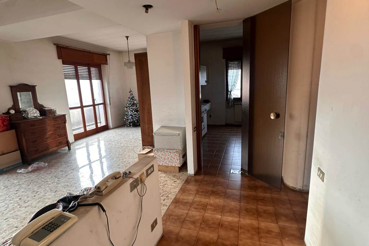 TAVERNERIO TRILOCALE IN CASA BIFAMILIARE