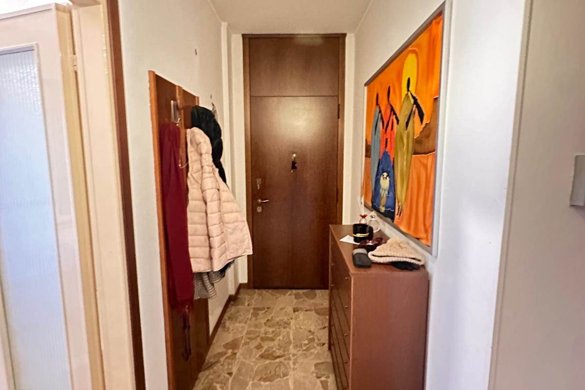 COMO BILOCALE AMPIA METRATURA 