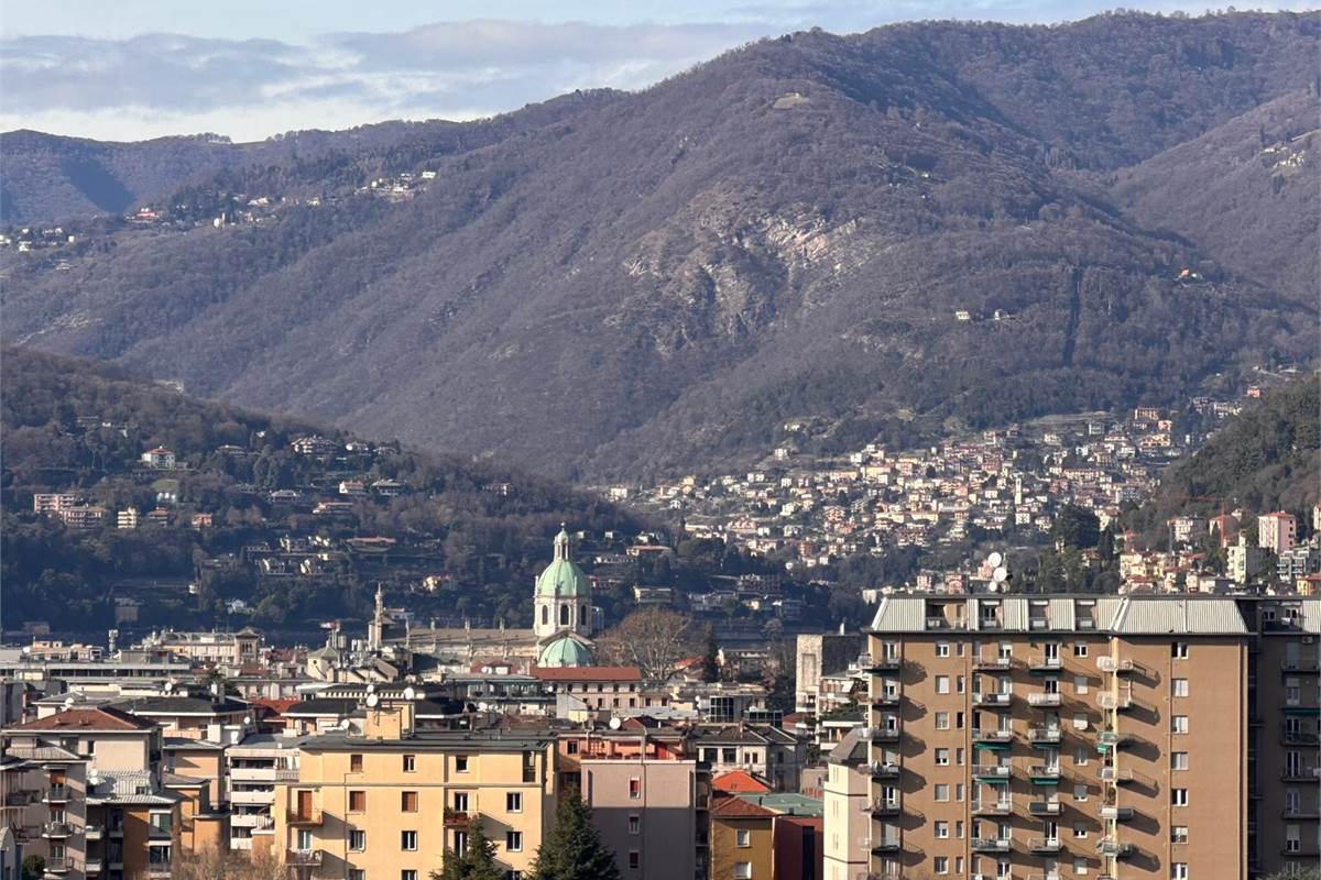 COMO BILOCALE AMPIA METRATURA 