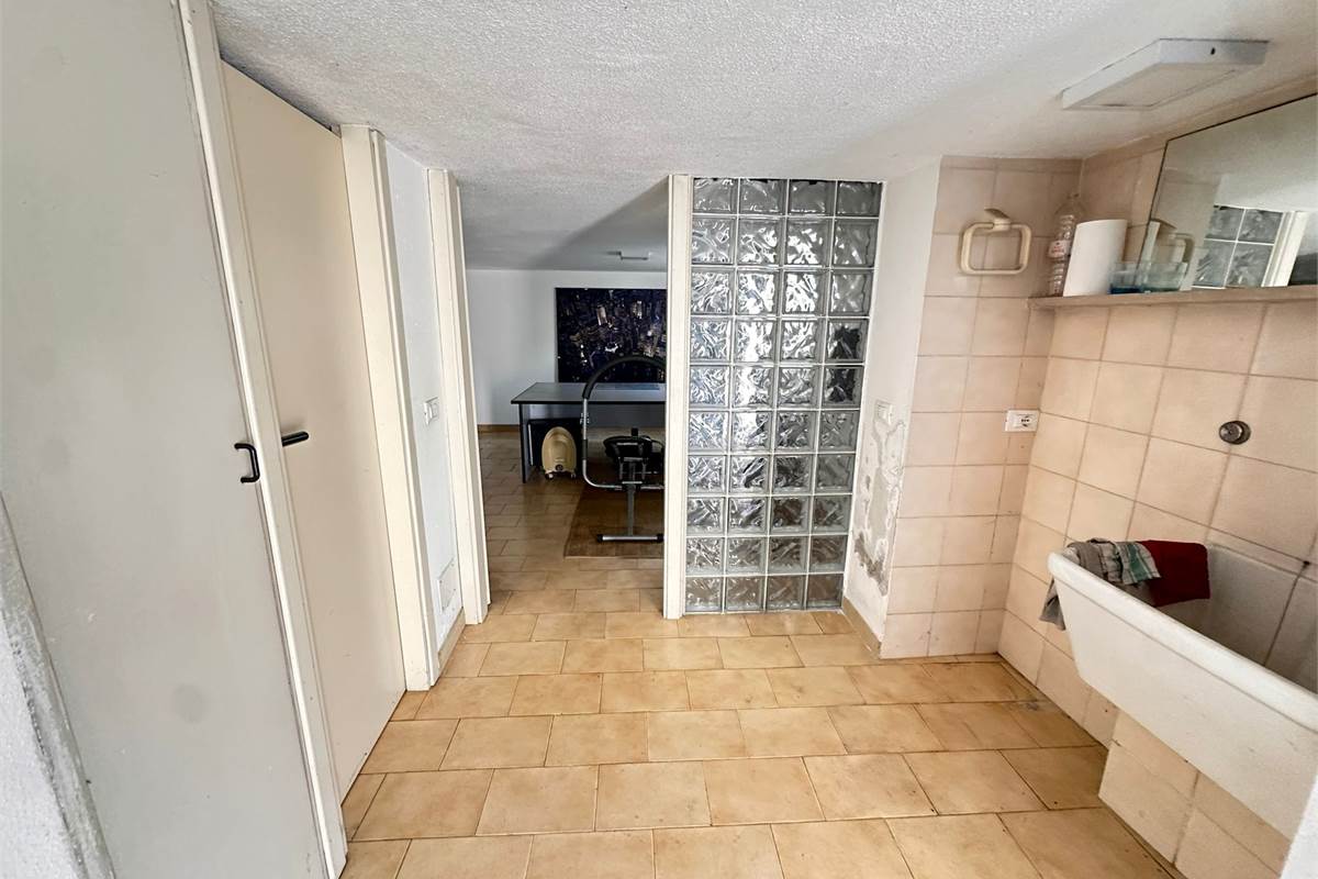 ERBA CASA INDIPENDENTE 2 APPARTAMENTI