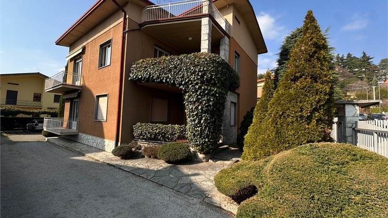 ERBA CASA INDIPENDENTE 2 APPARTAMENTI