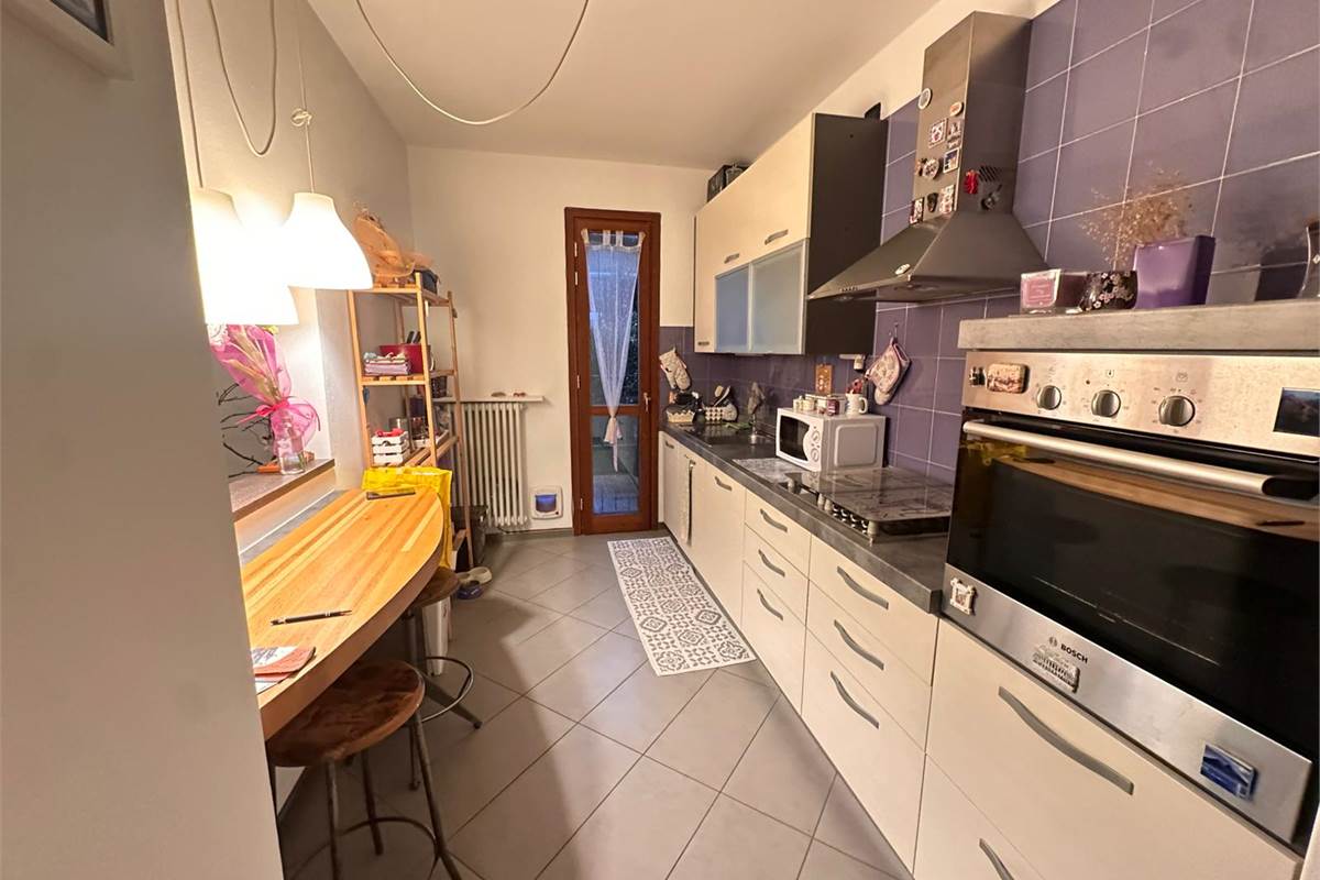 ALBAVILLA TRILOCALE CON TERRAZZO