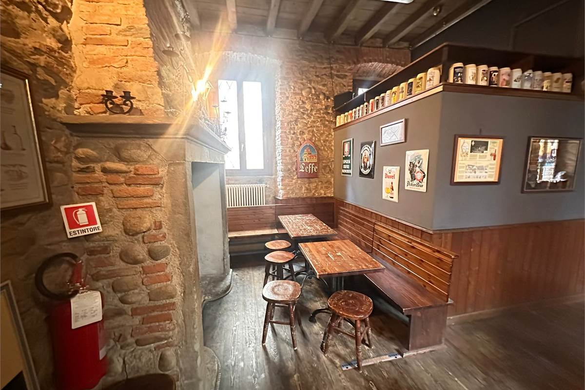 STORICO LOCALE IN CENTRO CANTU'