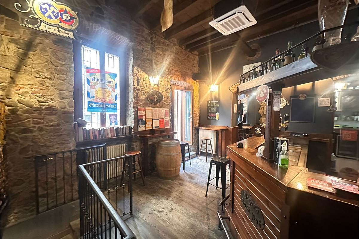 STORICO LOCALE IN CENTRO CANTU'