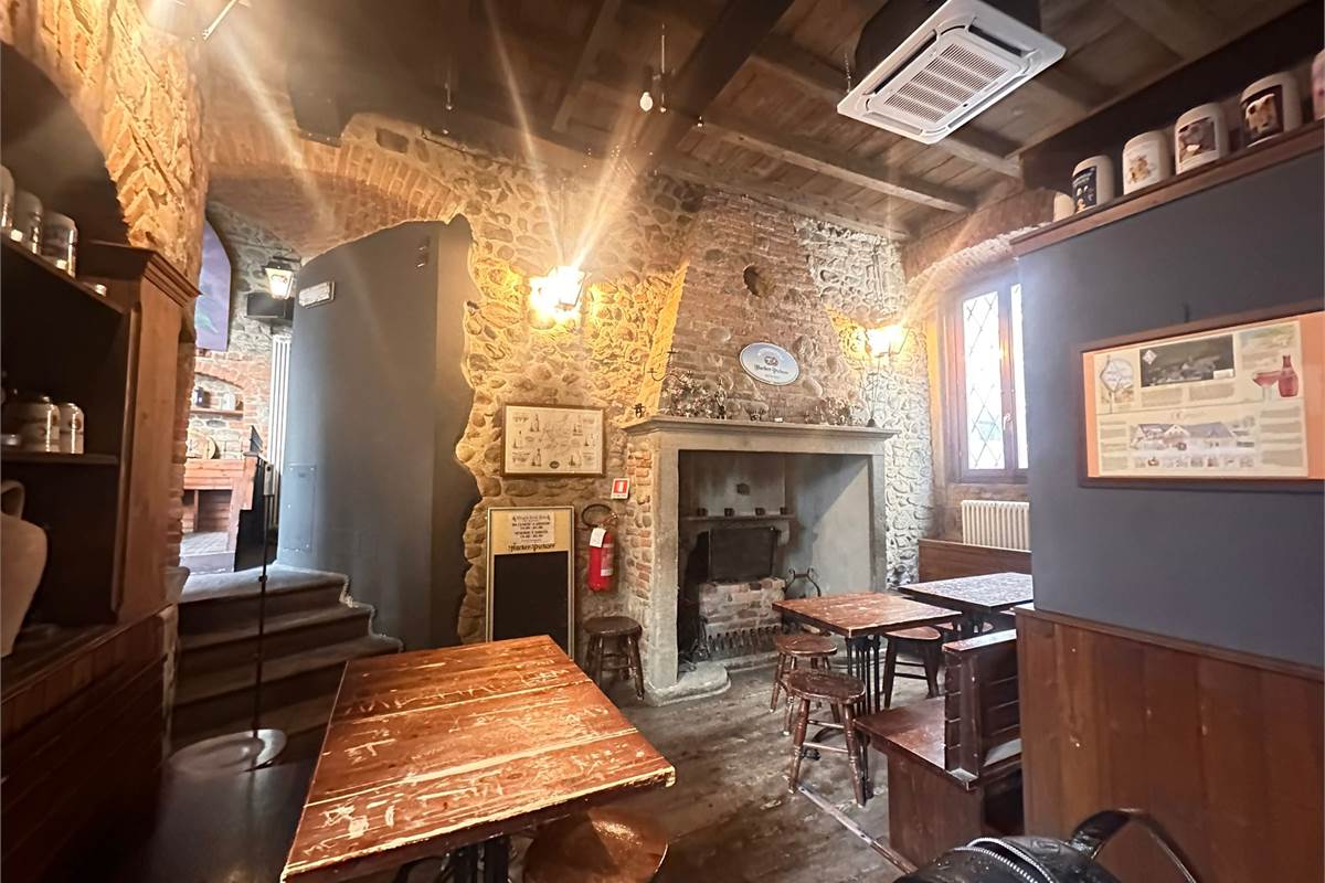 STORICO LOCALE IN CENTRO CANTU'