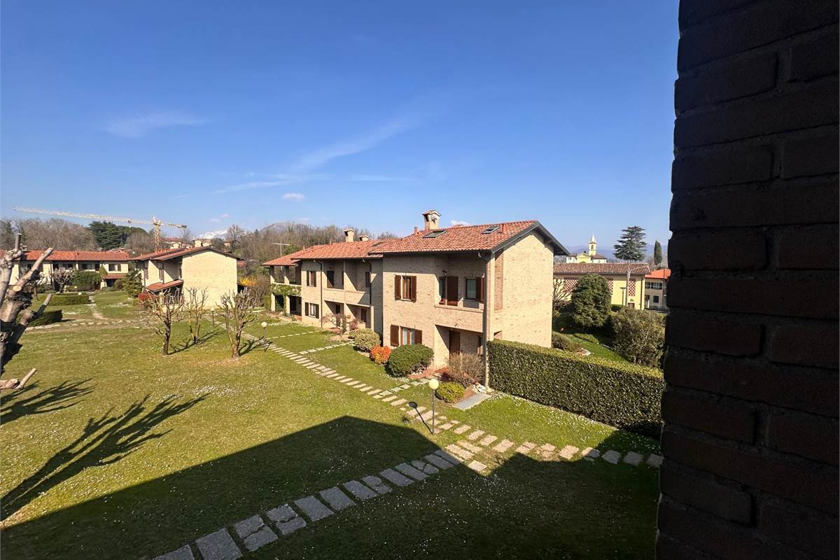 VILLETTA A SCHIERA DI TESTA