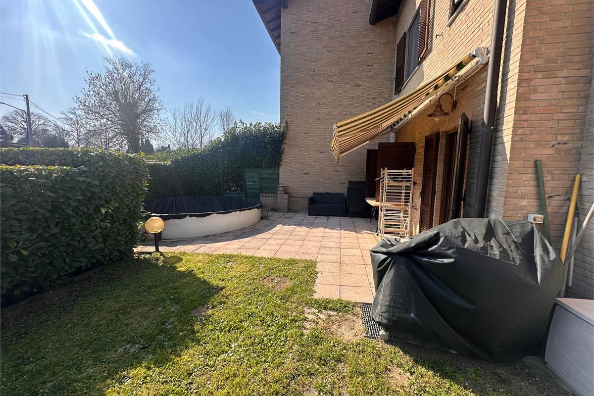 VILLETTA A SCHIERA DI TESTA