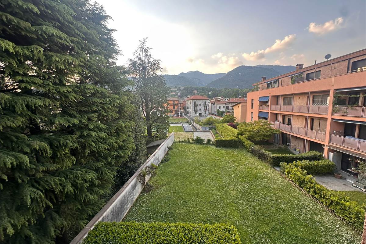 3 locali In Vendita a Erba