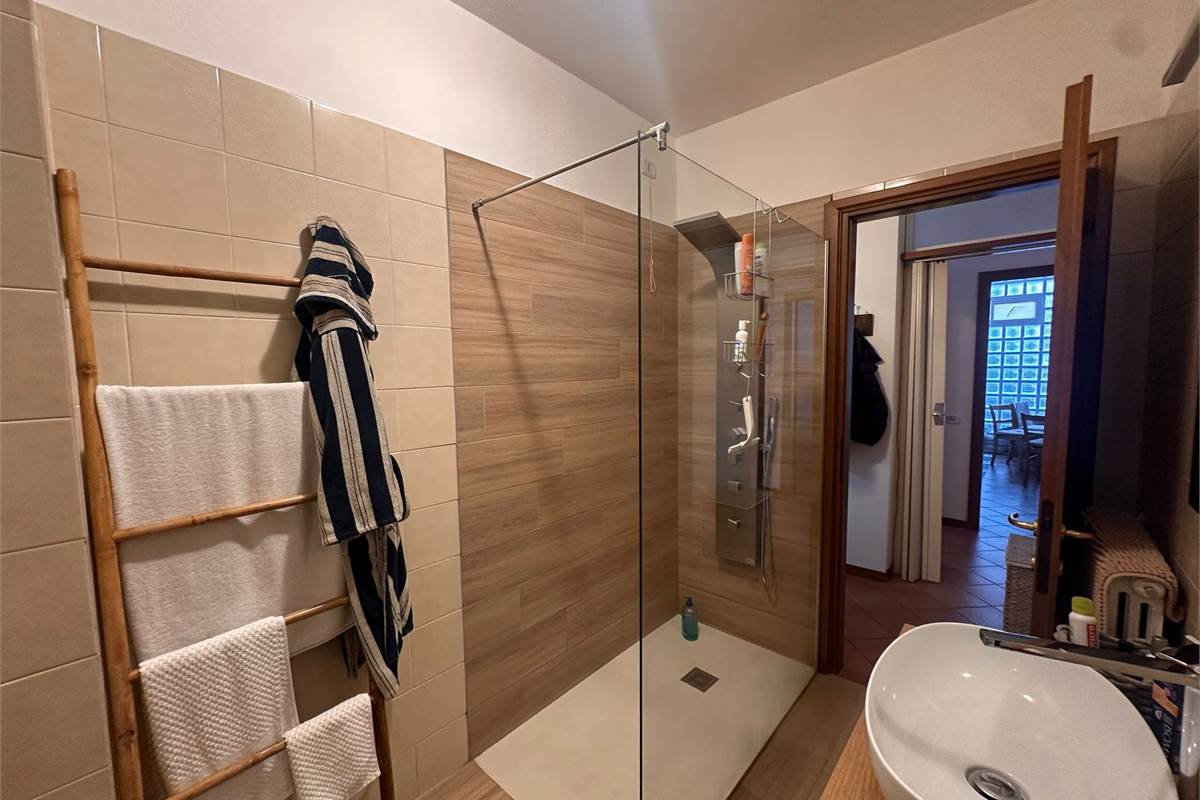 3 locali In Vendita a Erba