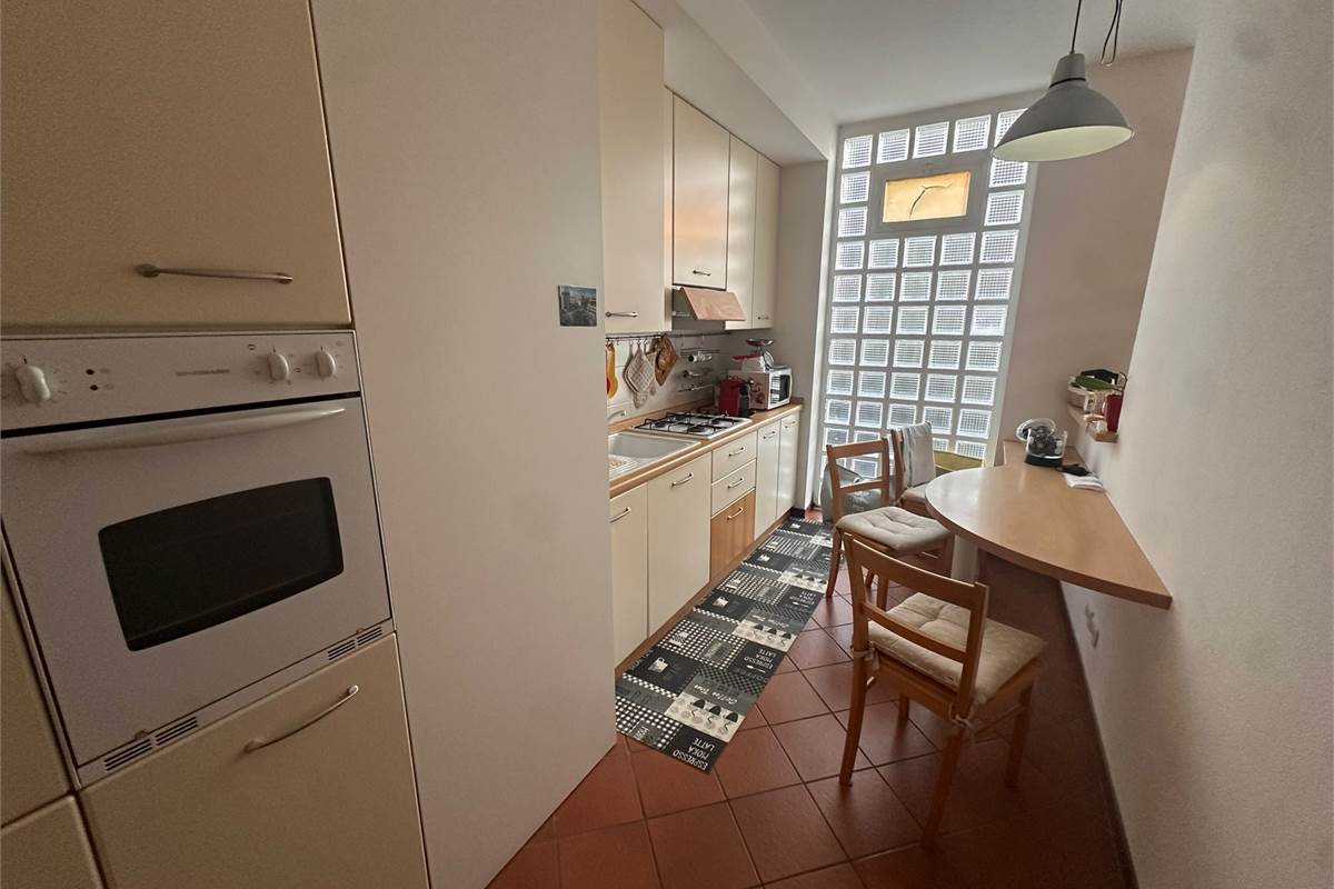 3 locali In Vendita a Erba